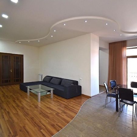 Tumanyan Street 3 Bedroom Deluxe Apartment With Large Balcony Tm662 Erywań Zewnętrze zdjęcie