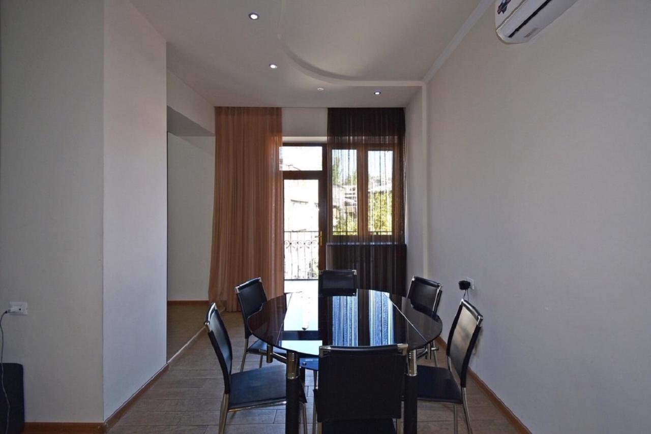 Tumanyan Street 3 Bedroom Deluxe Apartment With Large Balcony Tm662 Erywań Zewnętrze zdjęcie